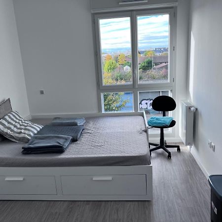 Chambre Privee Dans Un Appartement A 37 Min De Champs Elysees Sartrouville Exteriör bild