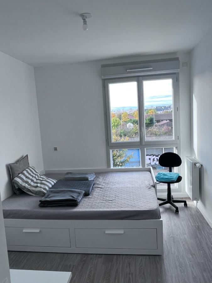 Chambre Privee Dans Un Appartement A 37 Min De Champs Elysees Sartrouville Exteriör bild