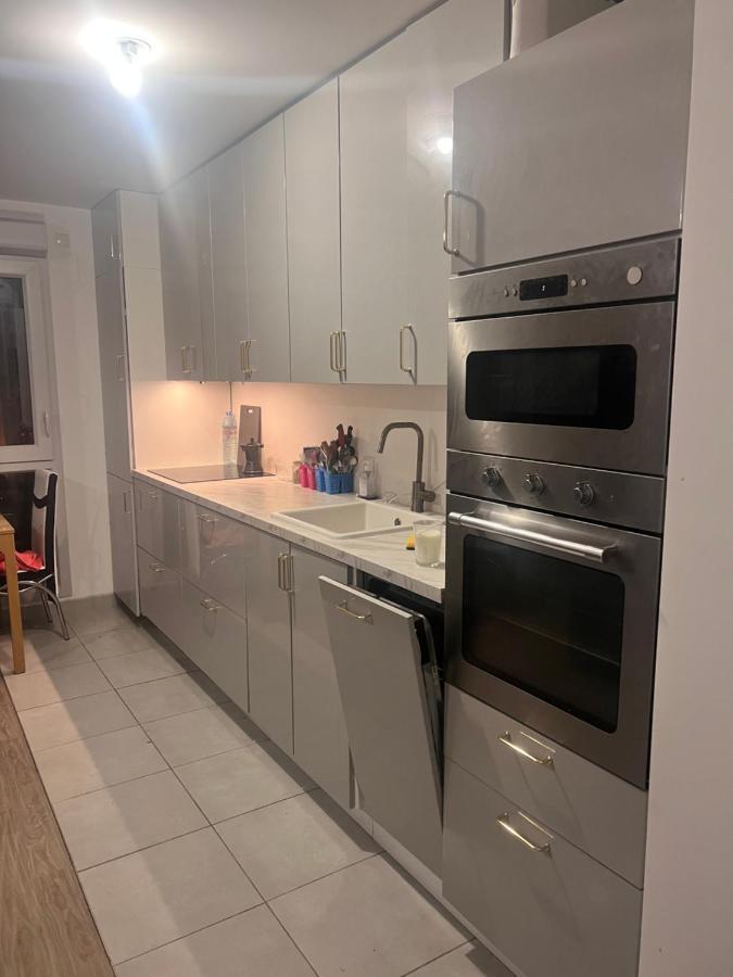 Chambre Privee Dans Un Appartement A 37 Min De Champs Elysees Sartrouville Exteriör bild